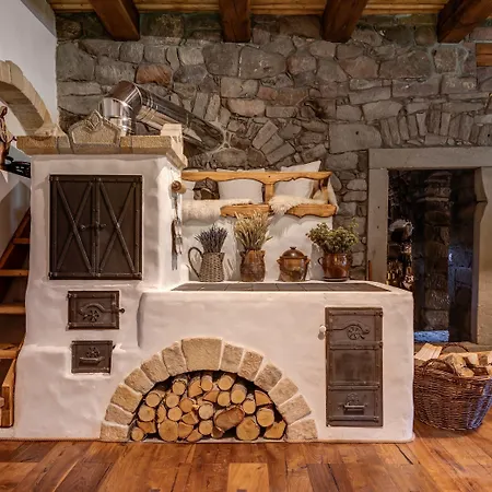 Rezort Silverstone Living *