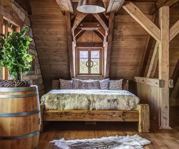 Rezort Silverstone Living